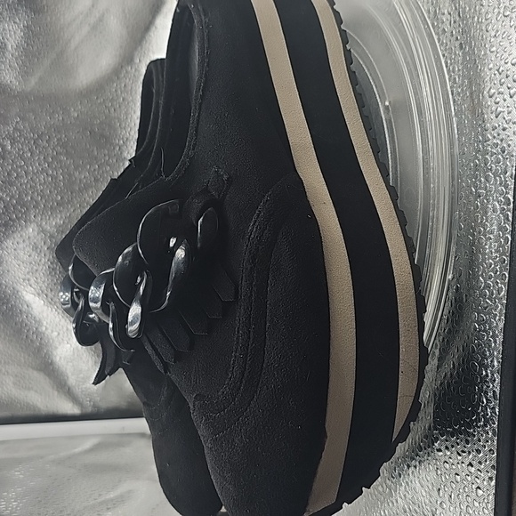 C Black And Tan Platform Pierre Dumas Slip Ons Black Chain Accents Sz 7.5 - Picture 3 of 8